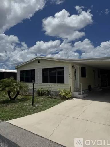 Main picture of 1045 Great Lakes Dr
