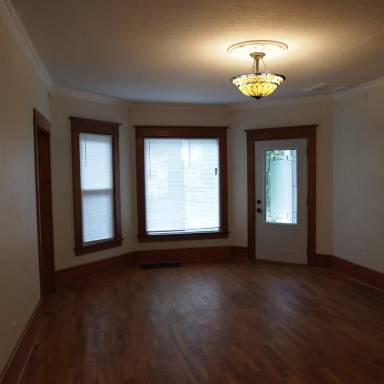 Main picture of 25 W Fayette St