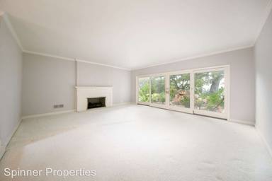 Main picture of 2744 Comstock Cir