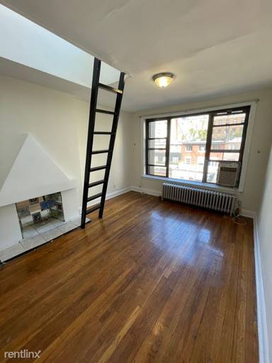 Main picture of 31 W 8th St