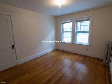 Main picture of 15 Webster St