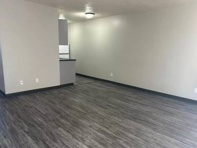 Main picture of 1030 N Market St