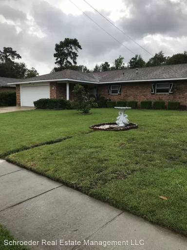 Main picture of 725 Holly Hills Dr