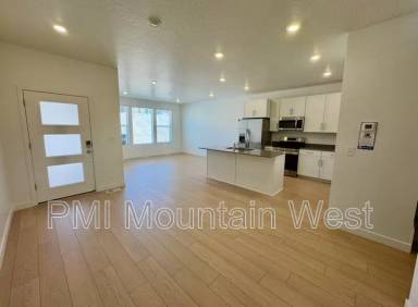 Main picture of 2298 N Wildwood Ln