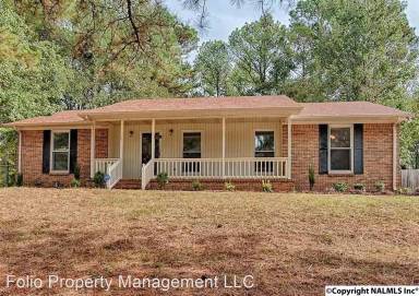 Main picture of 409 Cloverleaf Dr