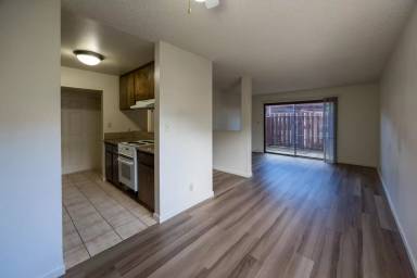 Main picture of Lakeside Plaza Condominiums