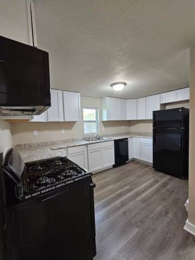 Main picture of 806 N Roche St