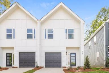 Main picture of Beautiful 3BR 2.5BA Townhome w/ Full Appliance Kitchen • Garage Parking in Westerly Hills