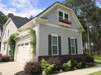 Main picture of 55 Roslyn Way