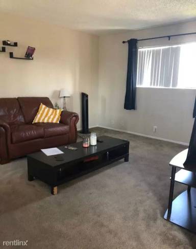 Main picture of 1081 Temple Ave