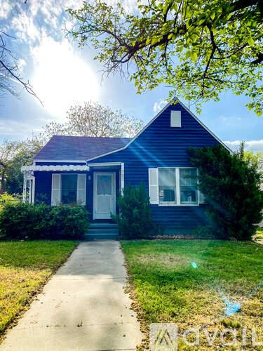 Main picture of 722 Lakey St