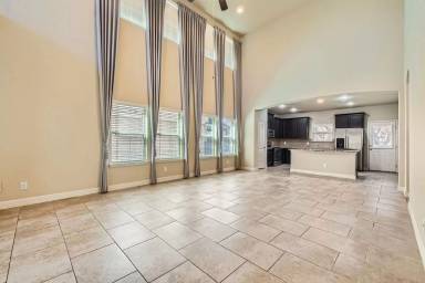 Main picture of 10507 Royal Est