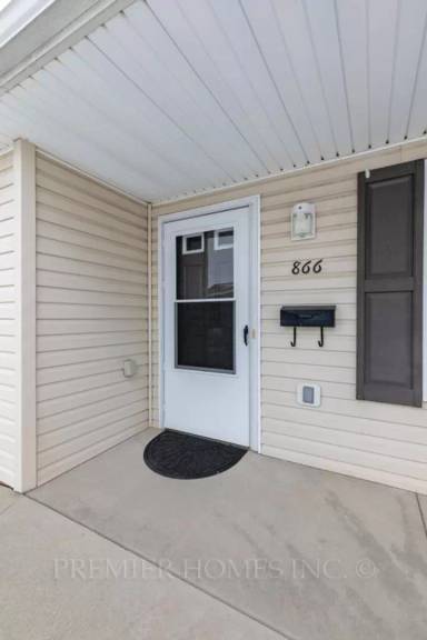 Main picture of 870 Serenity Ln