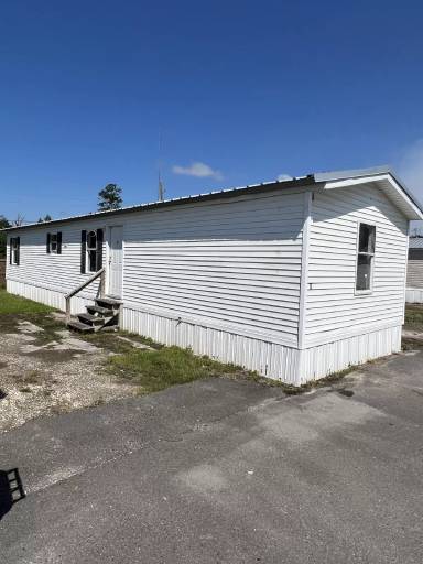 Main picture of 2900 E Burton St