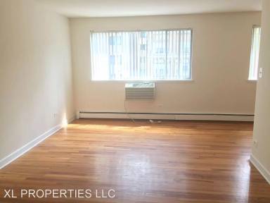 Main picture of 5958 N Kenmore Ave