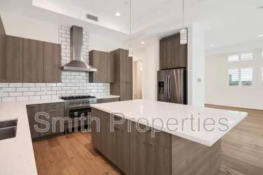 Main picture of 2204 Harriman Ln