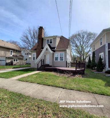 Main picture of 907 S Grinnell St