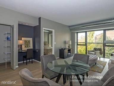 Main picture of 211 W Scott St