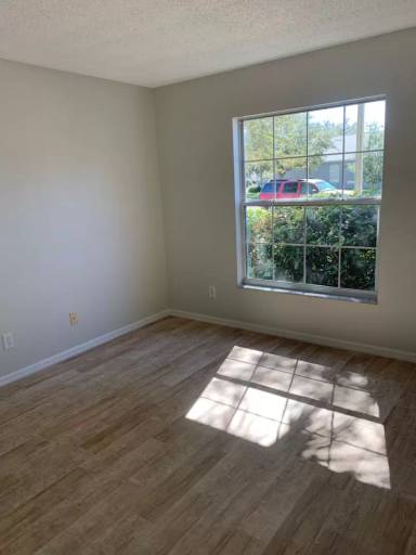 Main picture of 670 Benton Dr