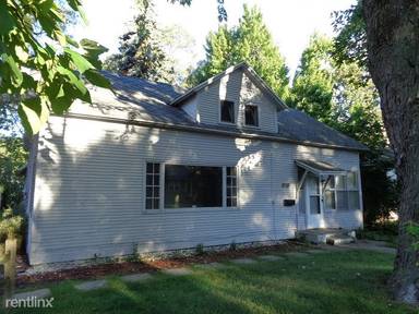 Main picture of 3229 Highland St