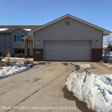 Main picture of 7820 W 67th St