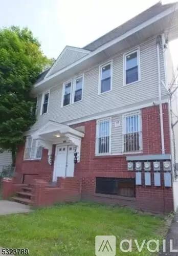 Main picture of 246-248 Columbia Ave