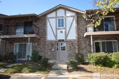Main picture of 9S120 Lake Dr