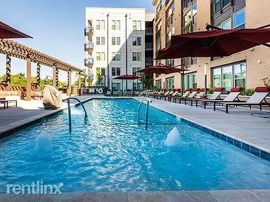 Main picture of Brightleaf on Main