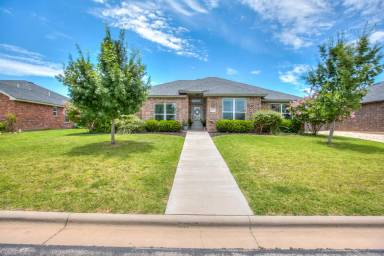 Main picture of 5022 Red Oak Ln