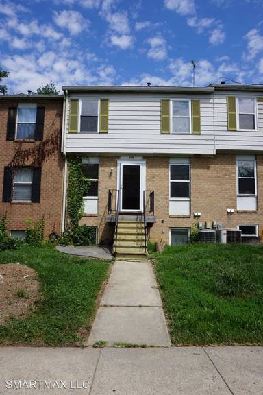 Main picture of 549 W Diamond Ave