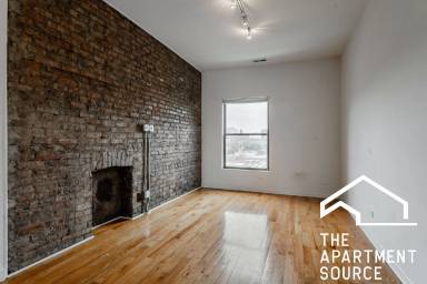 Main picture of 1210 W Foster Ave