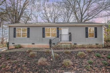 Main picture of 2321 Greenland Ave