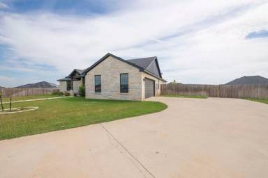 Main picture of 5407 Hollow Ranch Ct