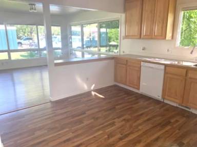 Main picture of 637 W 18th Ave