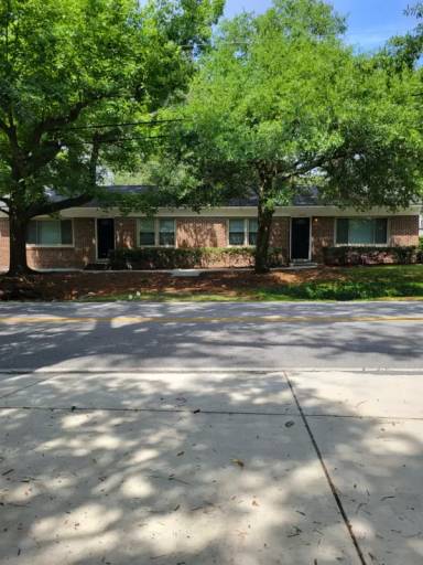 Main picture of 1219 Ashley Hall Rd