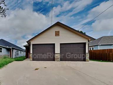 Main picture of 615 E Carter St