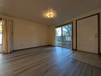 Main picture of 3190 Zinnia St