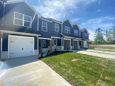 Main picture of 4822 Moon Lake Ln