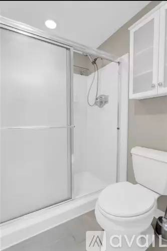 Main picture of 410 Coleraine SE