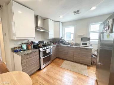 Main picture of 7 Sudan St