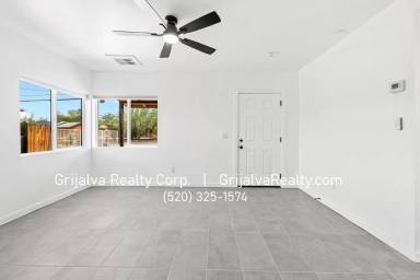 Main picture of 3219 E Flower St