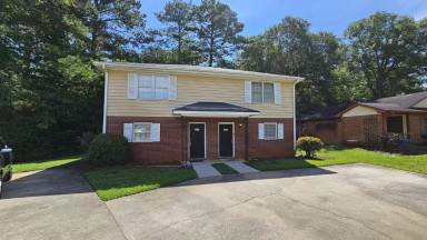 Main picture of 1707 Riverside Ct NE