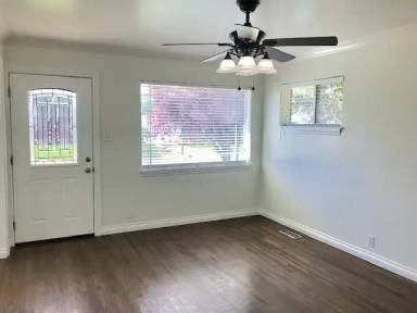 Main picture of 1531 E Lanebrook Ln