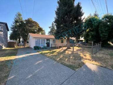 Main picture of 6827 N Central St