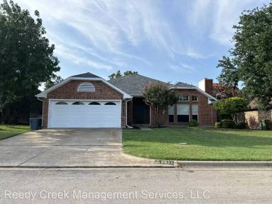Main picture of 6833 Old Mill Rd