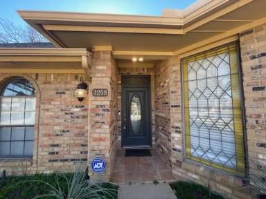 Main picture of 3208 Flintridge Dr