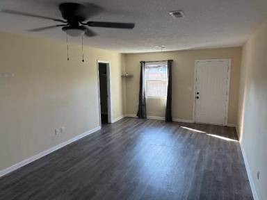 Main picture of 2724 10th Ave SW