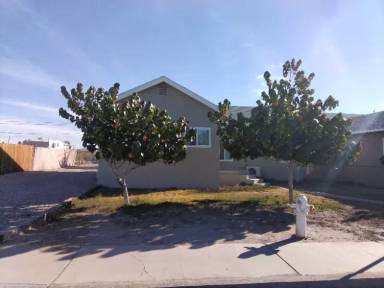 Main picture of 594 N Eucalyptus Ave