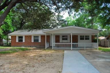 Main picture of 1317 Pinecrest Ave