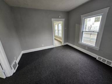Main picture of 4118 E 64th St